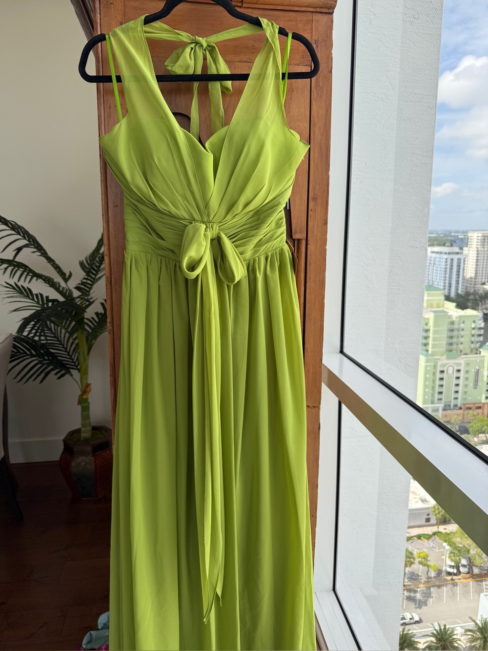 Clover Green V-Neck Sleeveless Tie-Waist Maxi Dress NWT